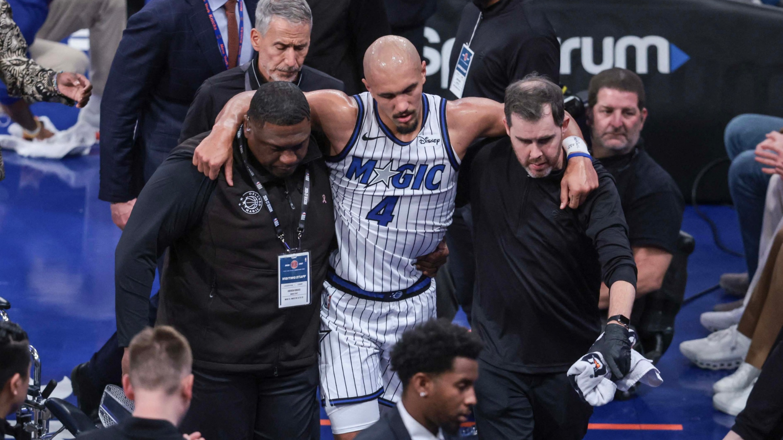 Jalen Suggs goes down with scary-looking injury as Magic continue to feel cursed